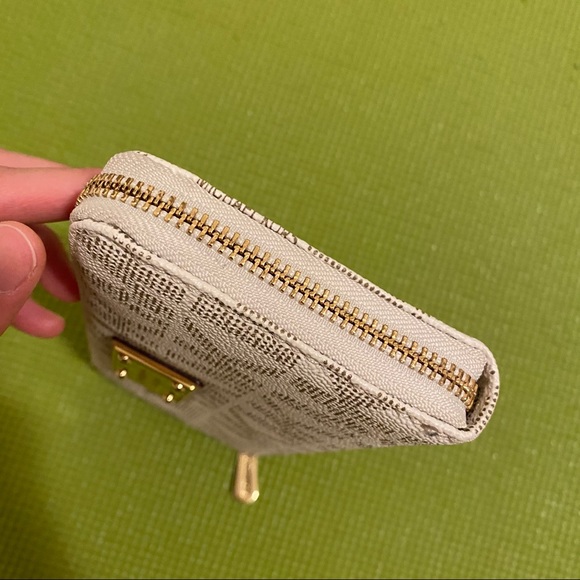 AUTHENTIC MICHAEL KORS CONTINENTAL WALLET - Picture 4 of 7